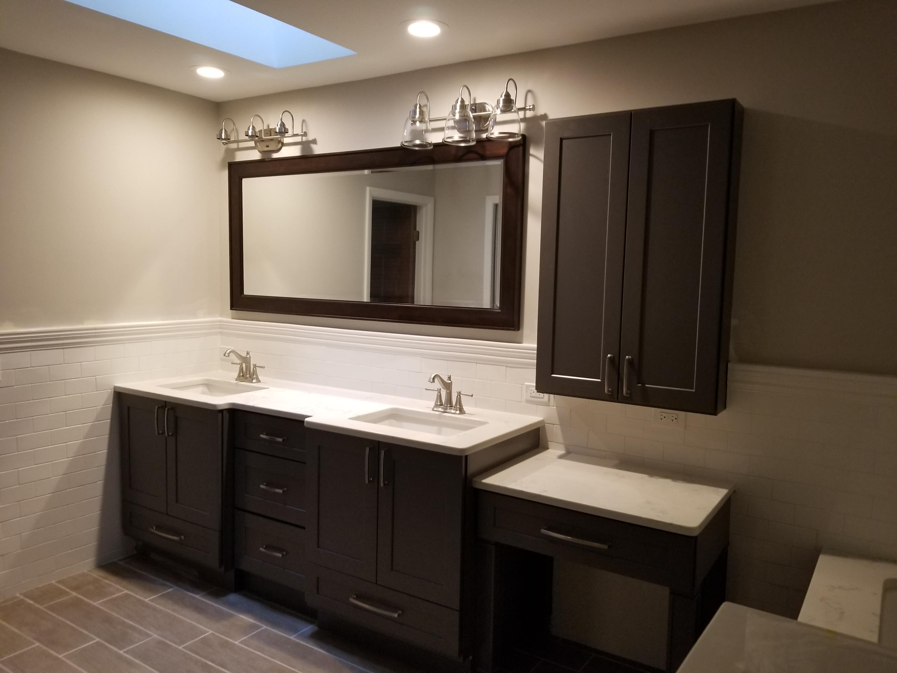 drop in tub with  built-ins