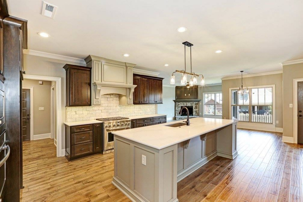 Kitchen - transitional kitchen idea