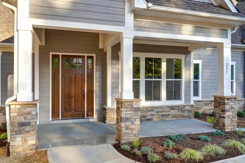 Transitional home design photo in Charlotte