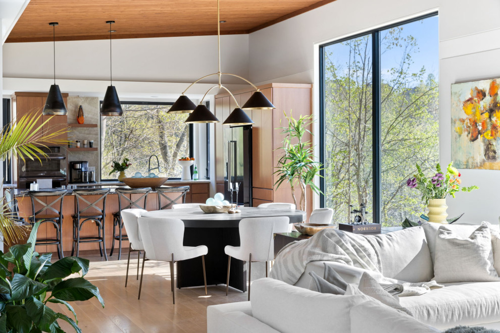 New Build: Lake Pointe Residence