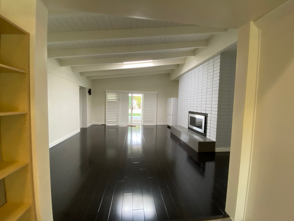 Staging Woodland Hills