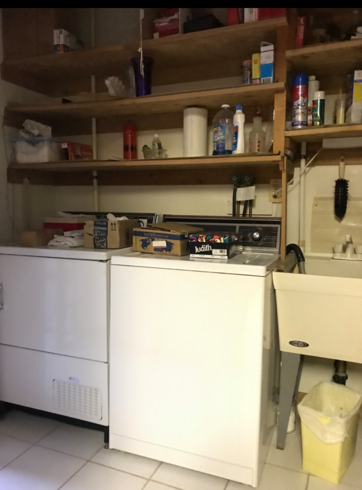 Pantry/Wet Bar