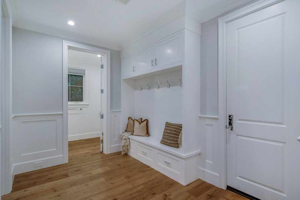 Inspiration for a transitional entryway remodel in Orange County