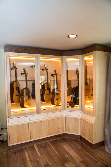 Humidified Guitar Cabinet