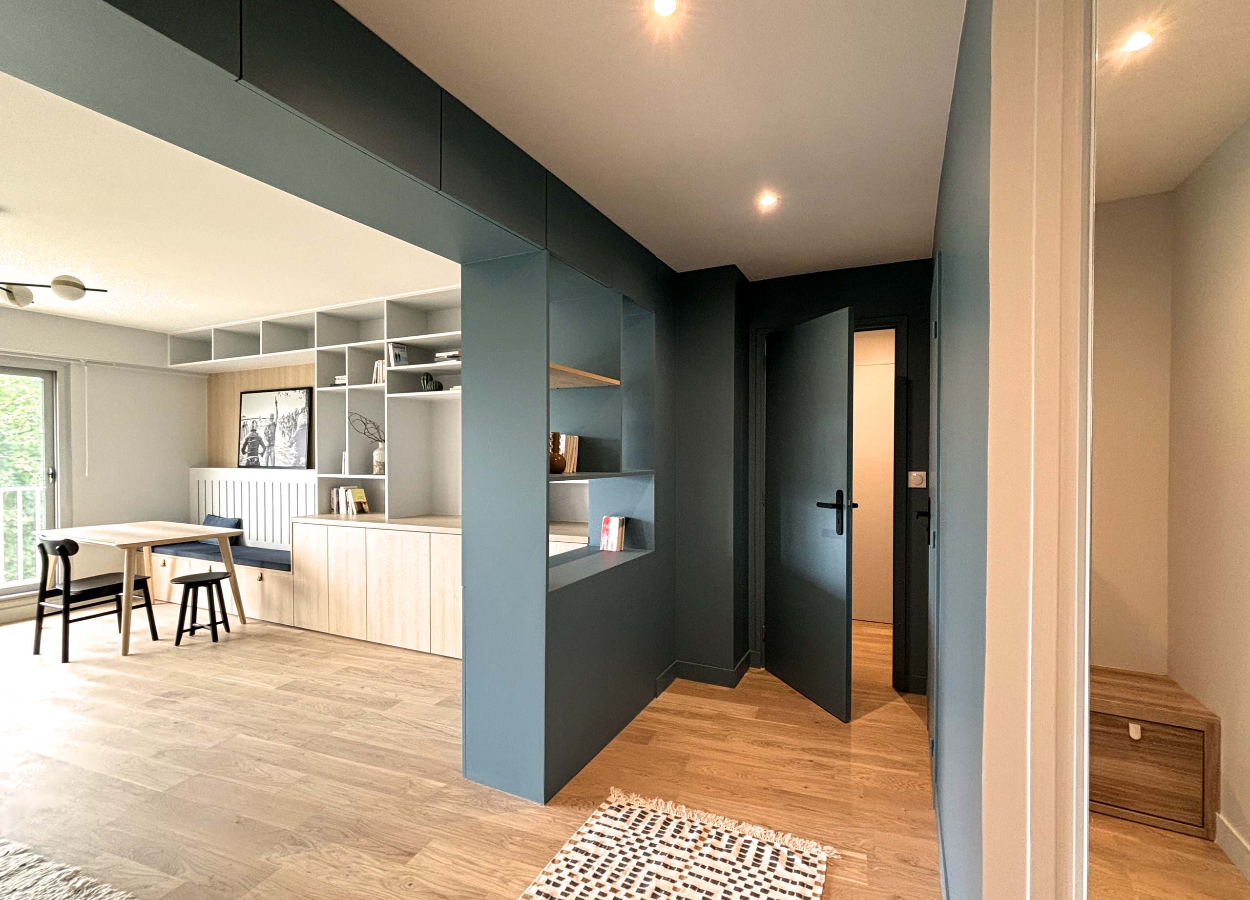 Appartement familial avec bibliothèque traversante