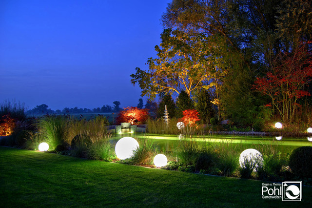 Schwimmteich contemporary-pool