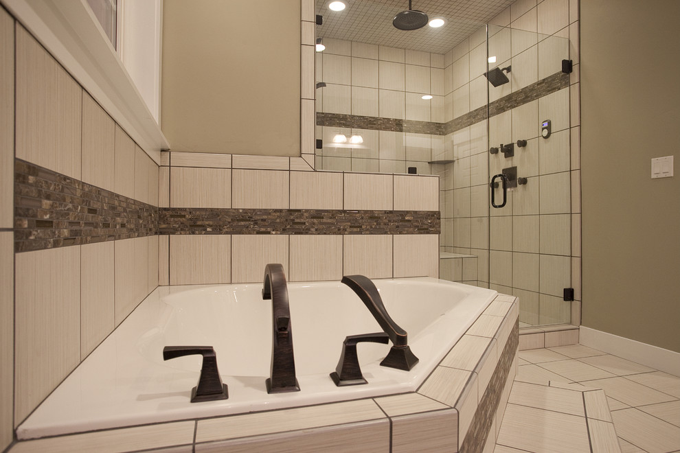 Bathroom - traditional bathroom idea in Salt Lake City
