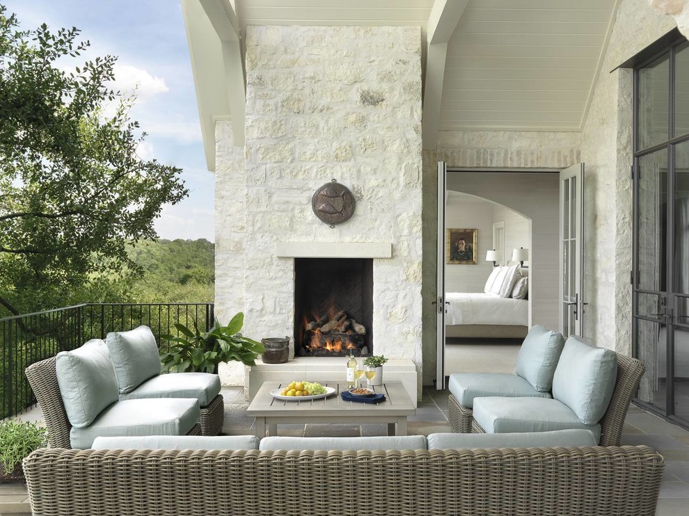 Design ideas for a transitional balcony in Austin.