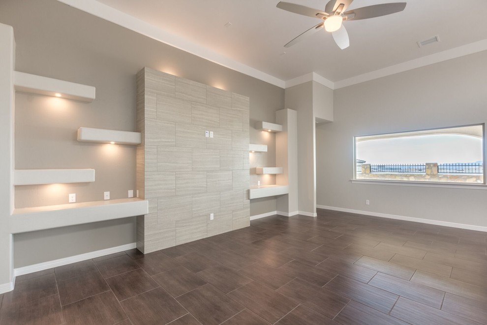 Transitional home design photo in Austin