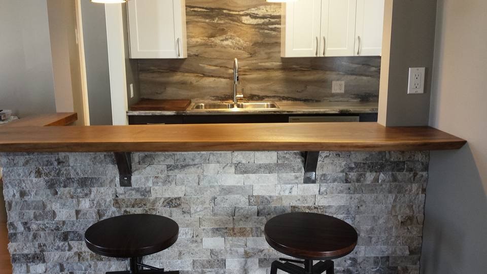 Inspiration for a transitional kitchen remodel in Toronto