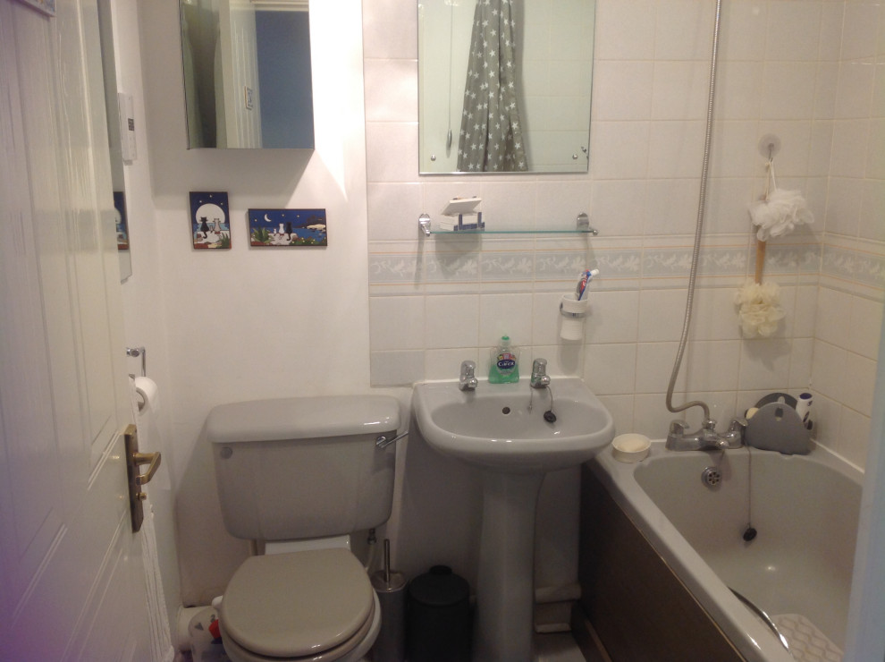 Whisper grey bathroom suite and can't afford to much change. Houzz UK