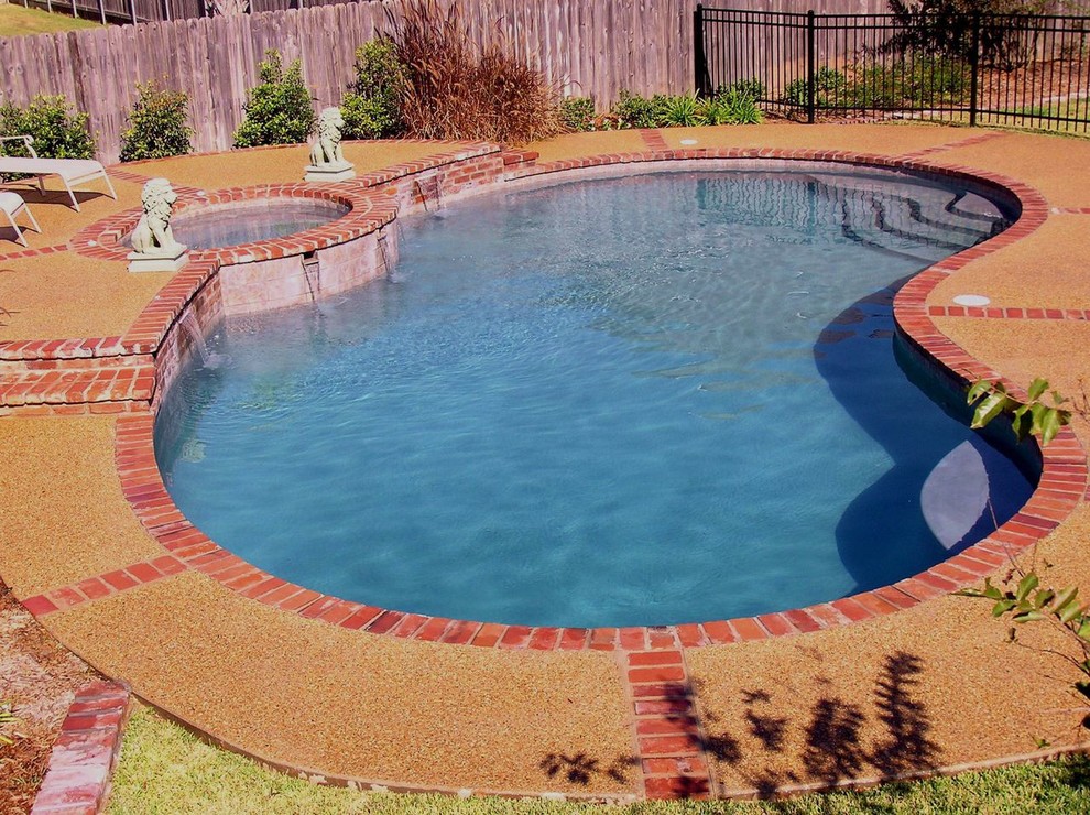 Example of a transitional pool design in New Orleans