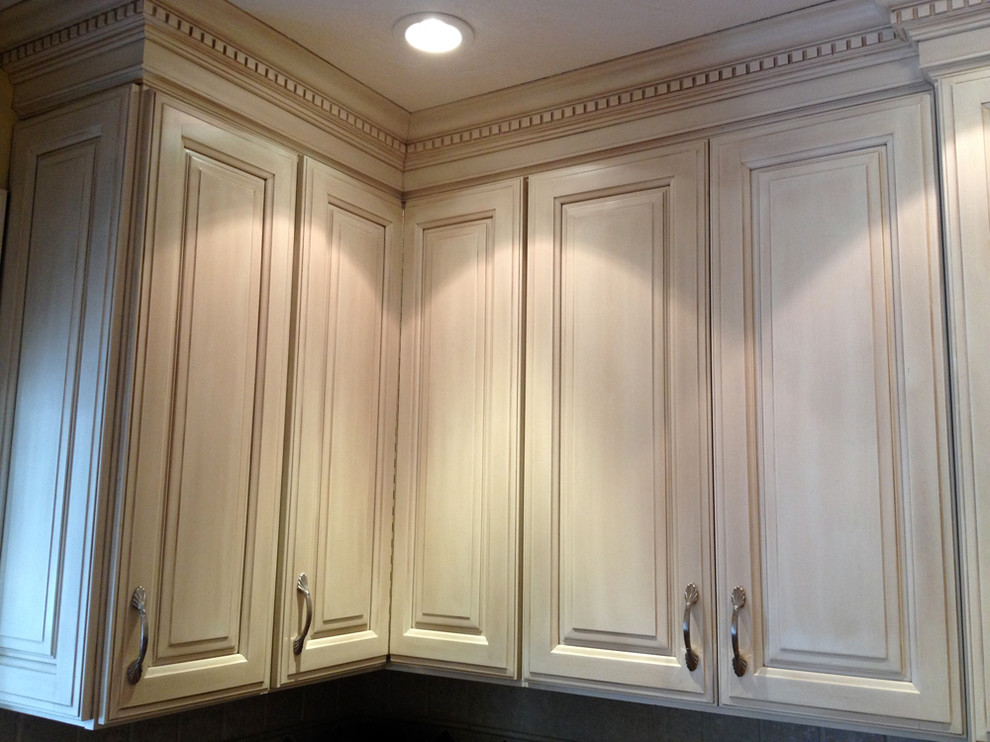 Example of a classic kitchen design in Boston