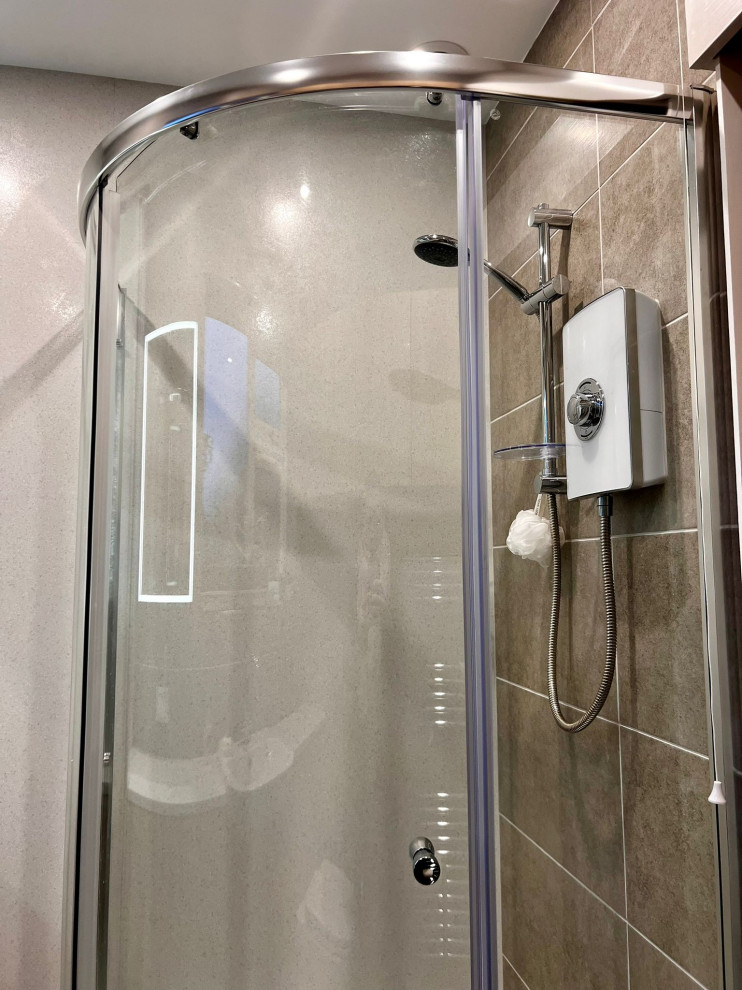 The Anstey Bathroom - RRP £15,000 - Luxe Price £12,500