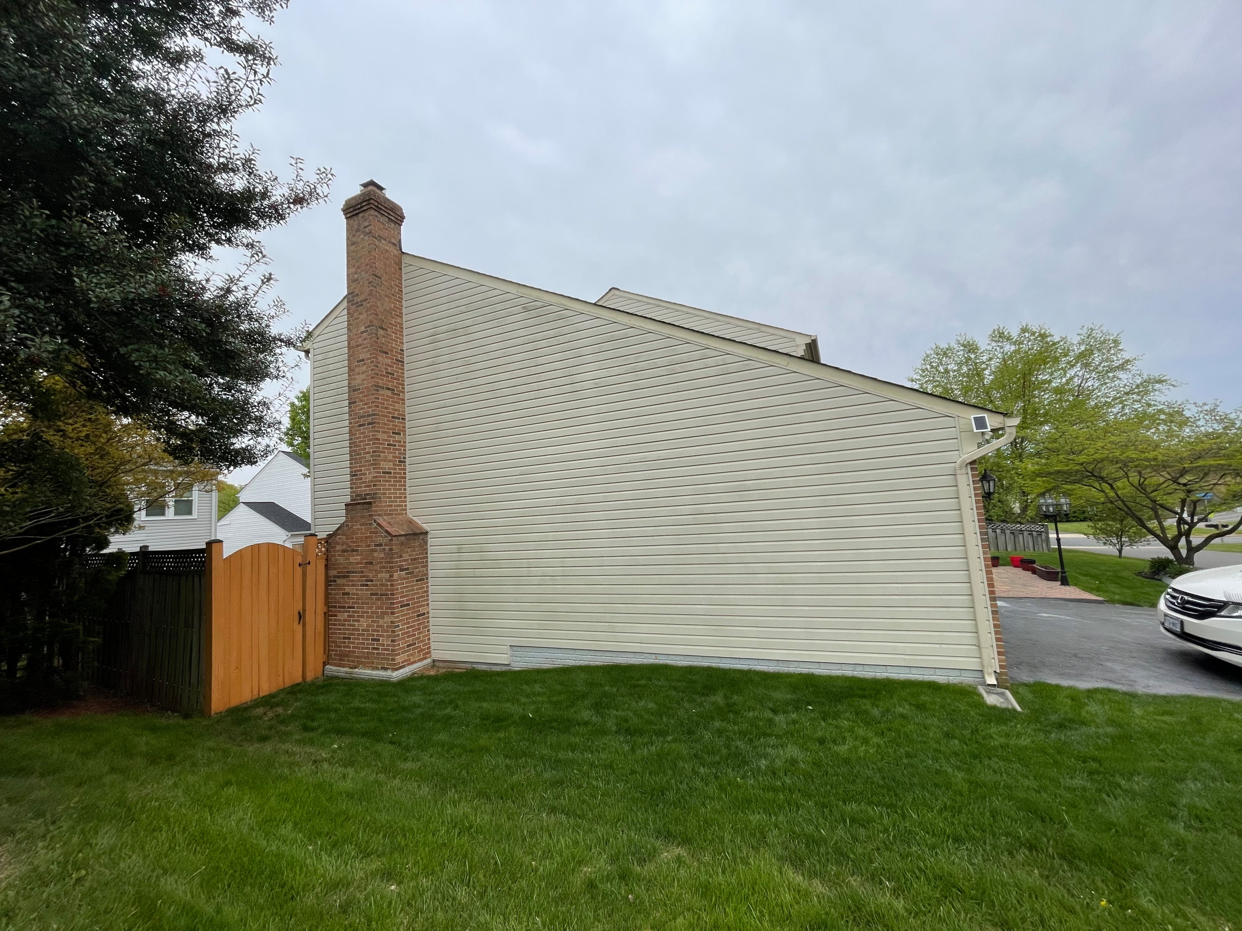 Trim repairs & siding power wash