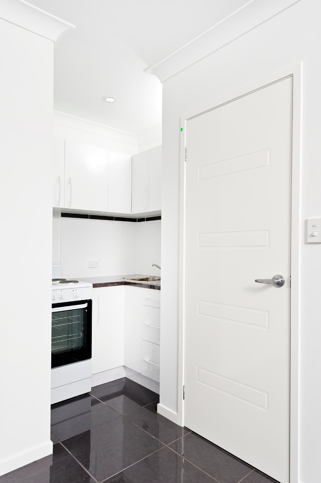 Photo of a contemporary kitchen in Cairns.