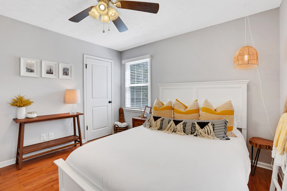 Bedroom - transitional bedroom idea in Atlanta