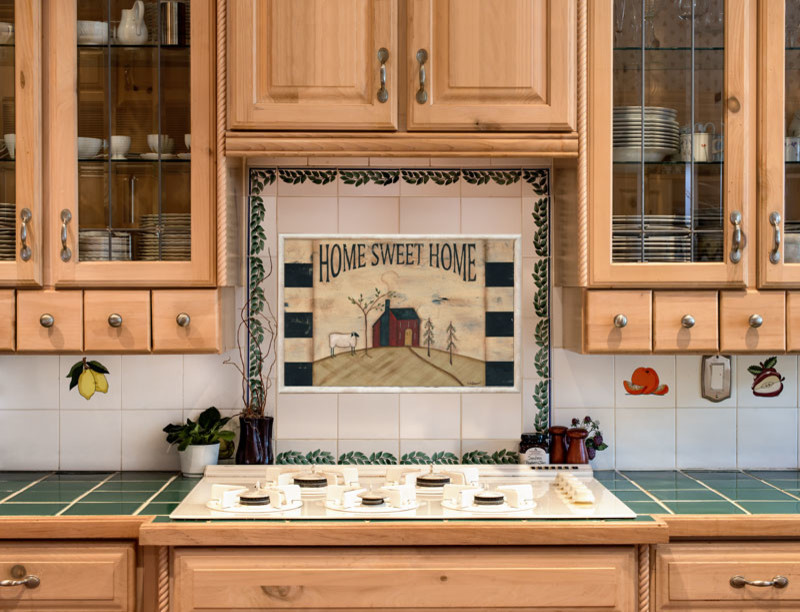 Inspiration for a modern kitchen remodel in Detroit