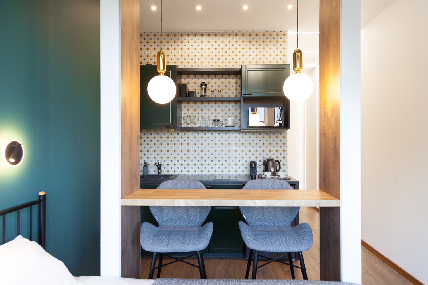 "Инстаграмная" студия в зеленых тонах