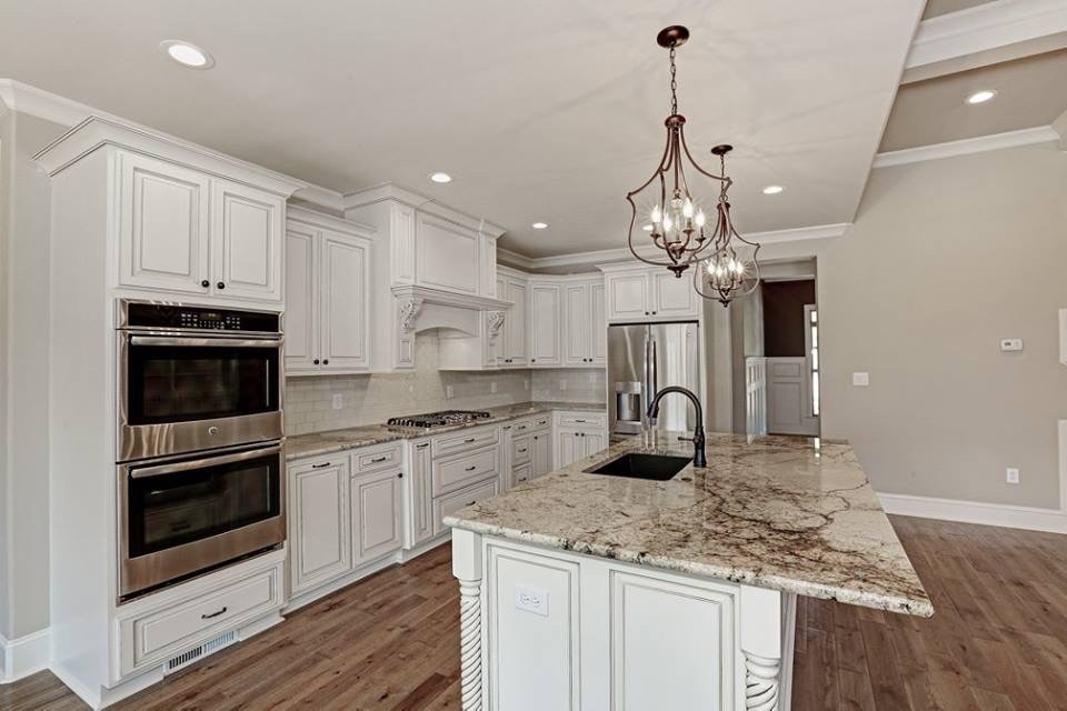 Kitchen - transitional kitchen idea