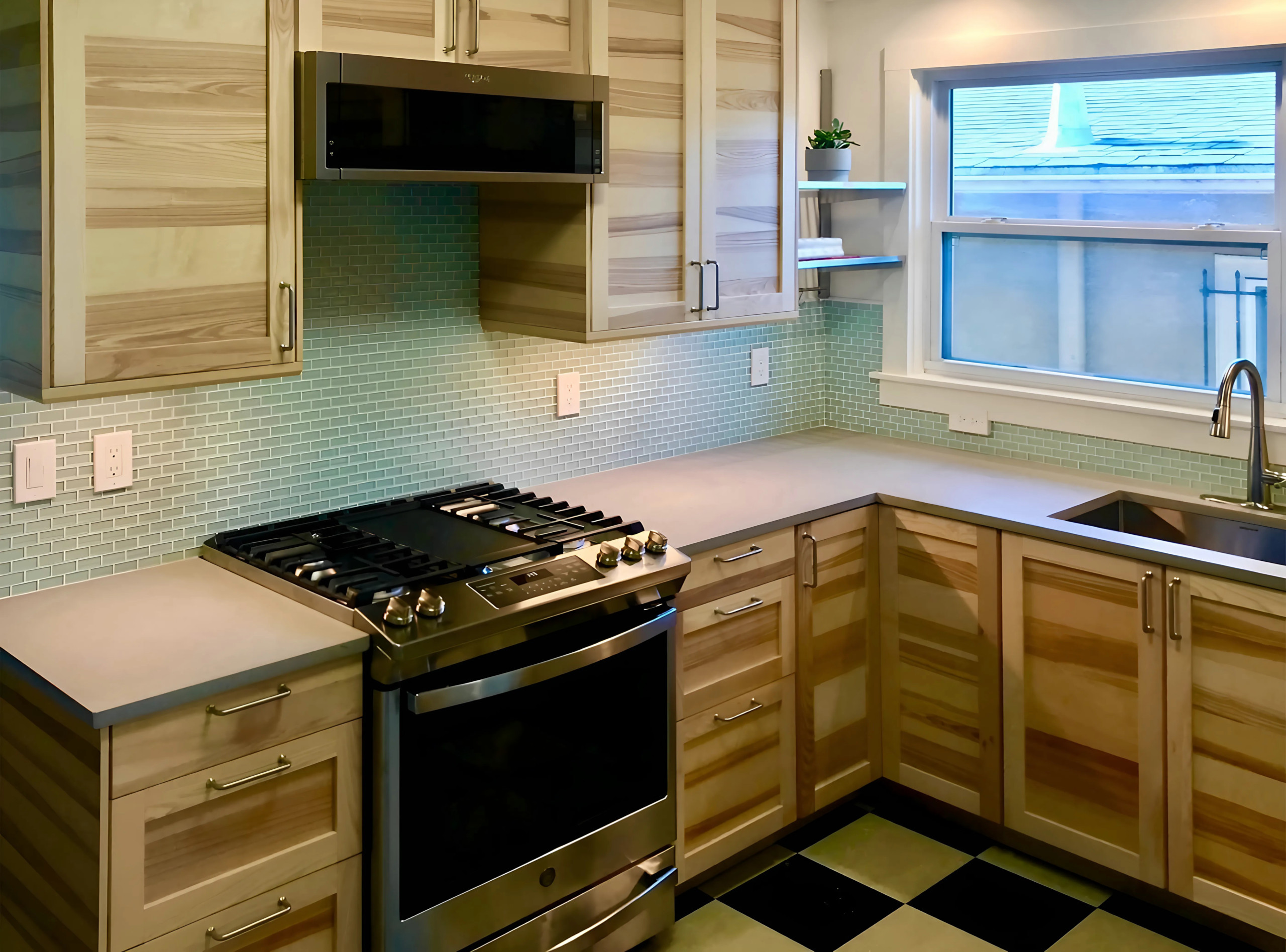 KITCHEN (View 2)