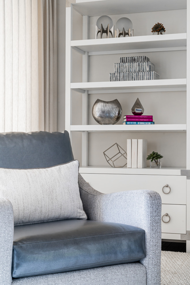 Design ideas for a transitional home office in Miami.