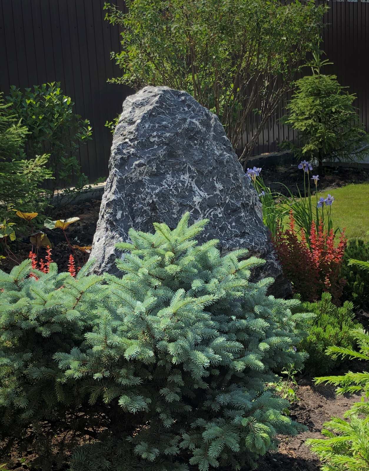 Роман с камнем