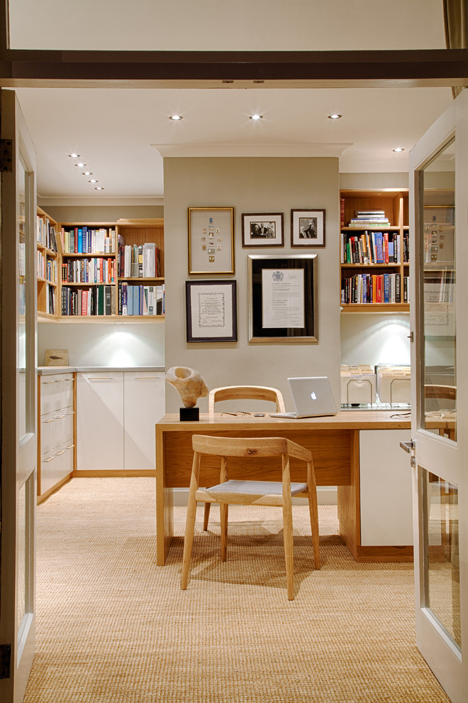 Design ideas for a contemporary home office in New York.
