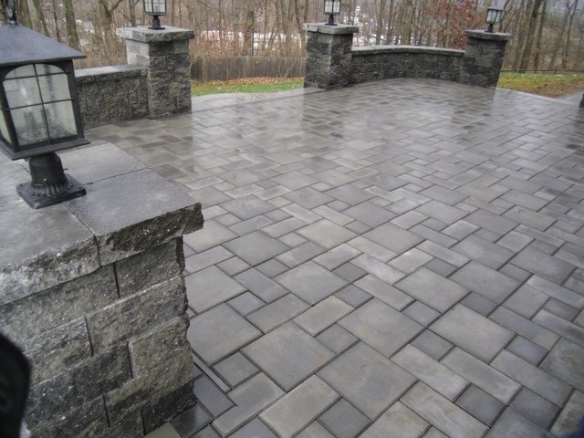 Ep Henry Paver Patio With Sitting Walls And Pillars Traditional