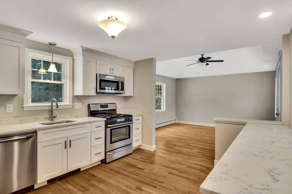 Example of a transitional kitchen design in Boston