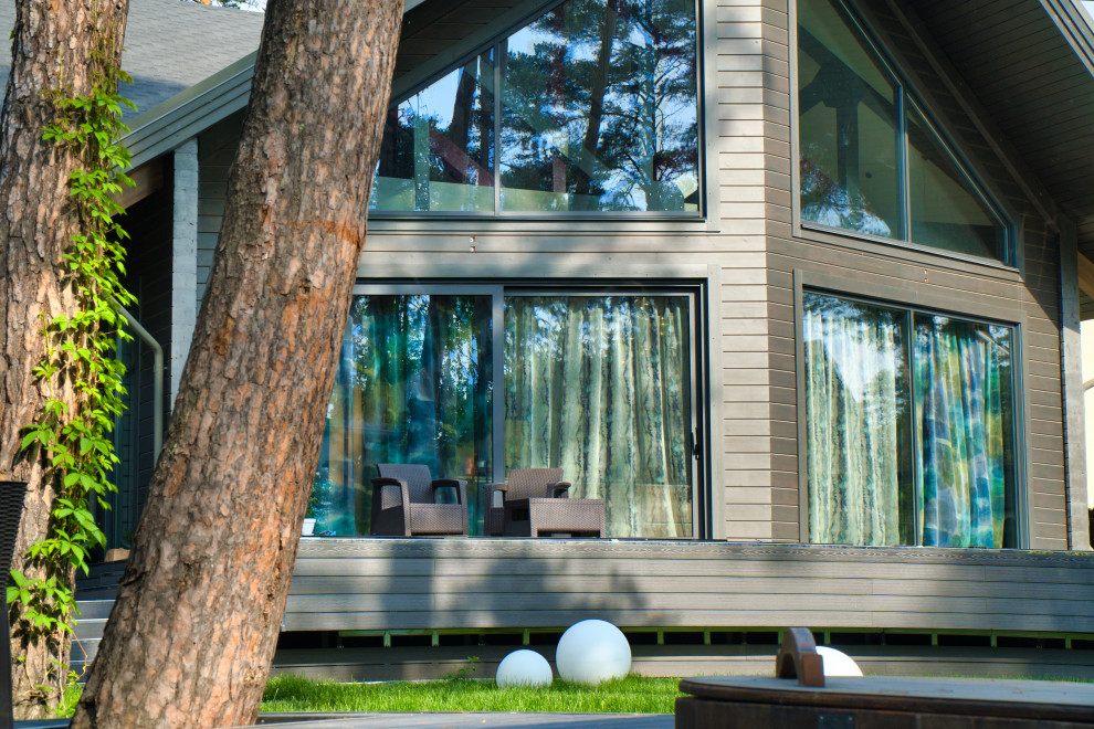 Одноэтажный загородный дом с вторым светом