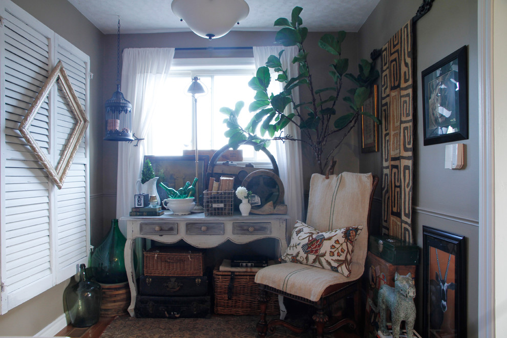 This is an example of an eclectic bedroom in Montreal.