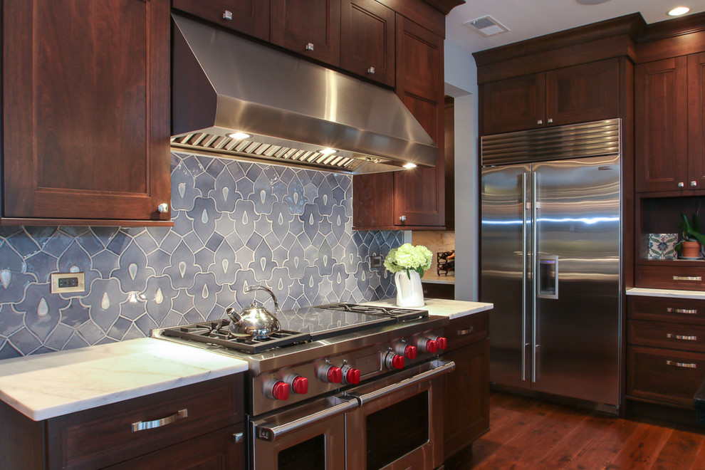 Example of a large transitional kitchen design in Chicago