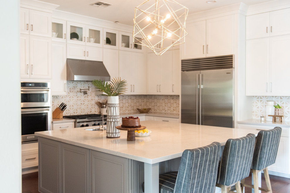 Example of a transitional kitchen design in Phoenix