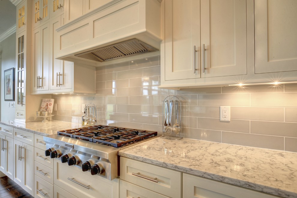 Inspiration for a transitional kitchen remodel in Chicago