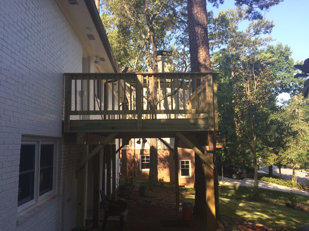 Inspiration for a rustic deck remodel in Atlanta