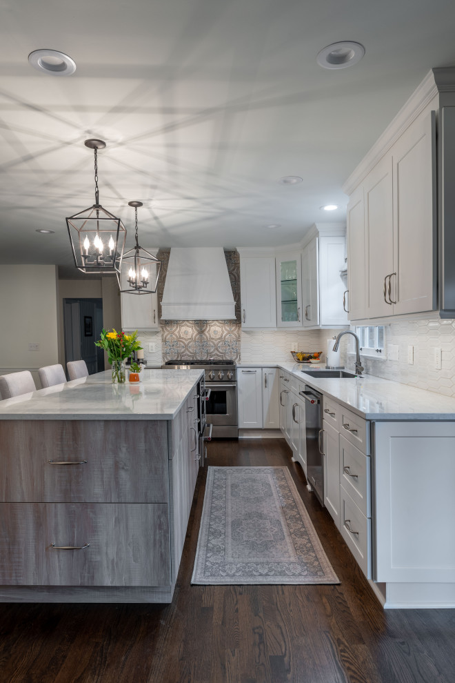Transitional kitchen photo in Atlanta