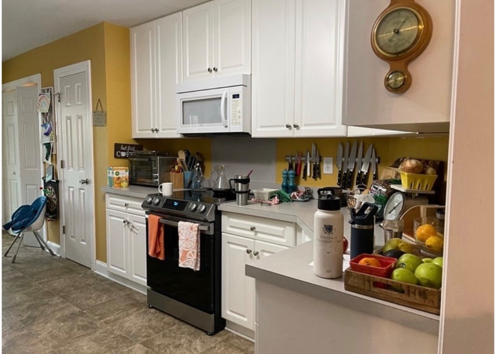 Kitchen - kitchen idea in Charleston