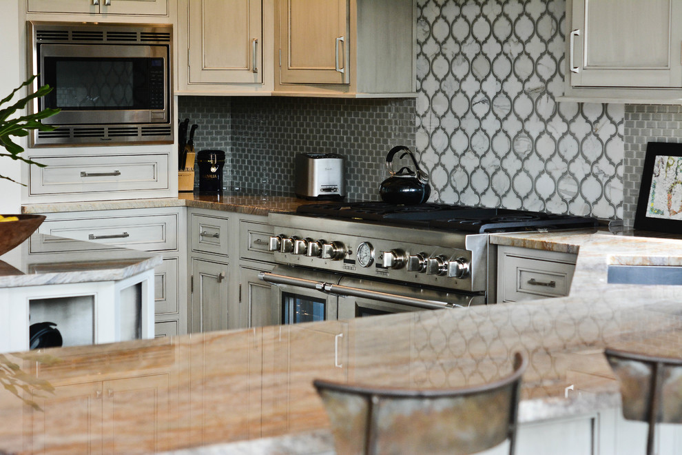 Kitchen - transitional kitchen idea