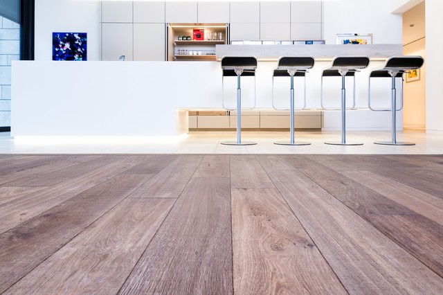 Luxusküche, Kücheninsel nahtlos aus Mineralwerkstoff - Modern - Küche