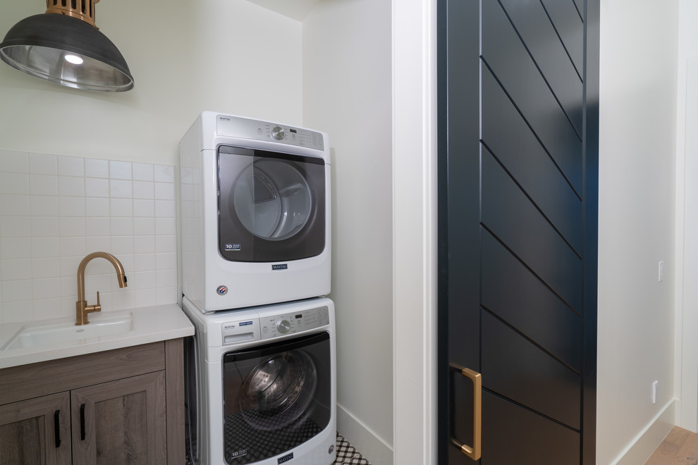 Inspiration for a transitional home design remodel in Phoenix