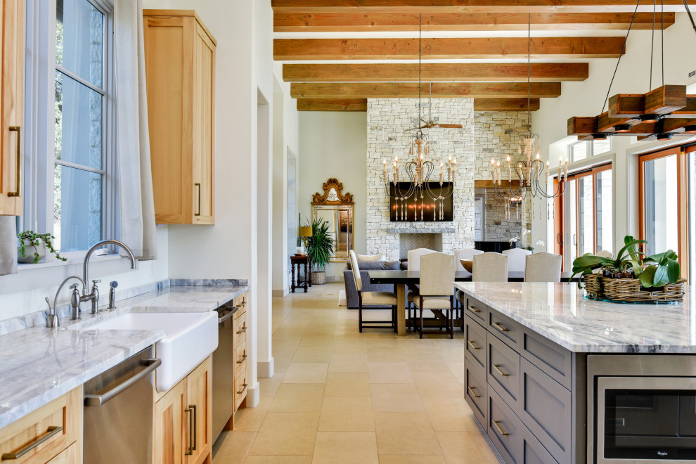 Transitional kitchen photo in Austin