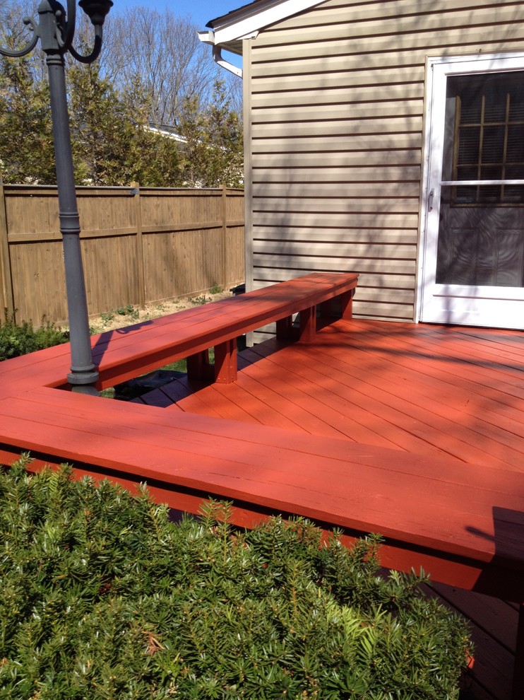 Example of a mountain style deck design in New York