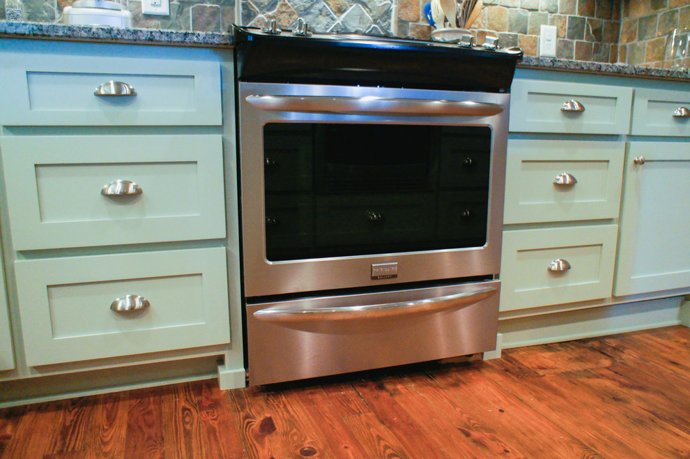 Mountain style kitchen photo in Atlanta