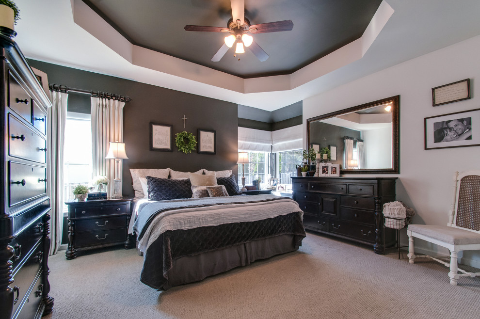 Bedroom - mid-sized traditional master carpeted, gray floor and tray ceiling bedroom idea in Nashville with white walls