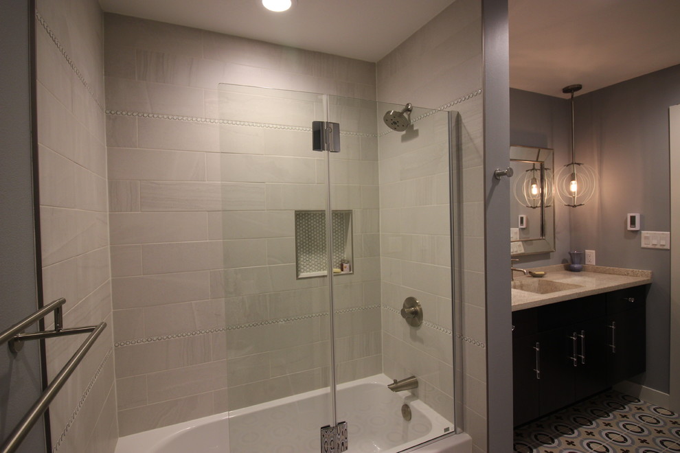 Bathroom - transitional bathroom idea