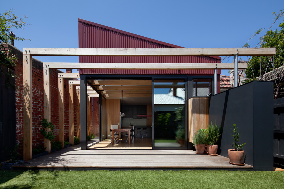 Inspiration for a contemporary backyard deck in Melbourne with no cover.