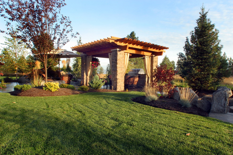 Landscape-Structures---Traditional---Patio---Seattle---by-...