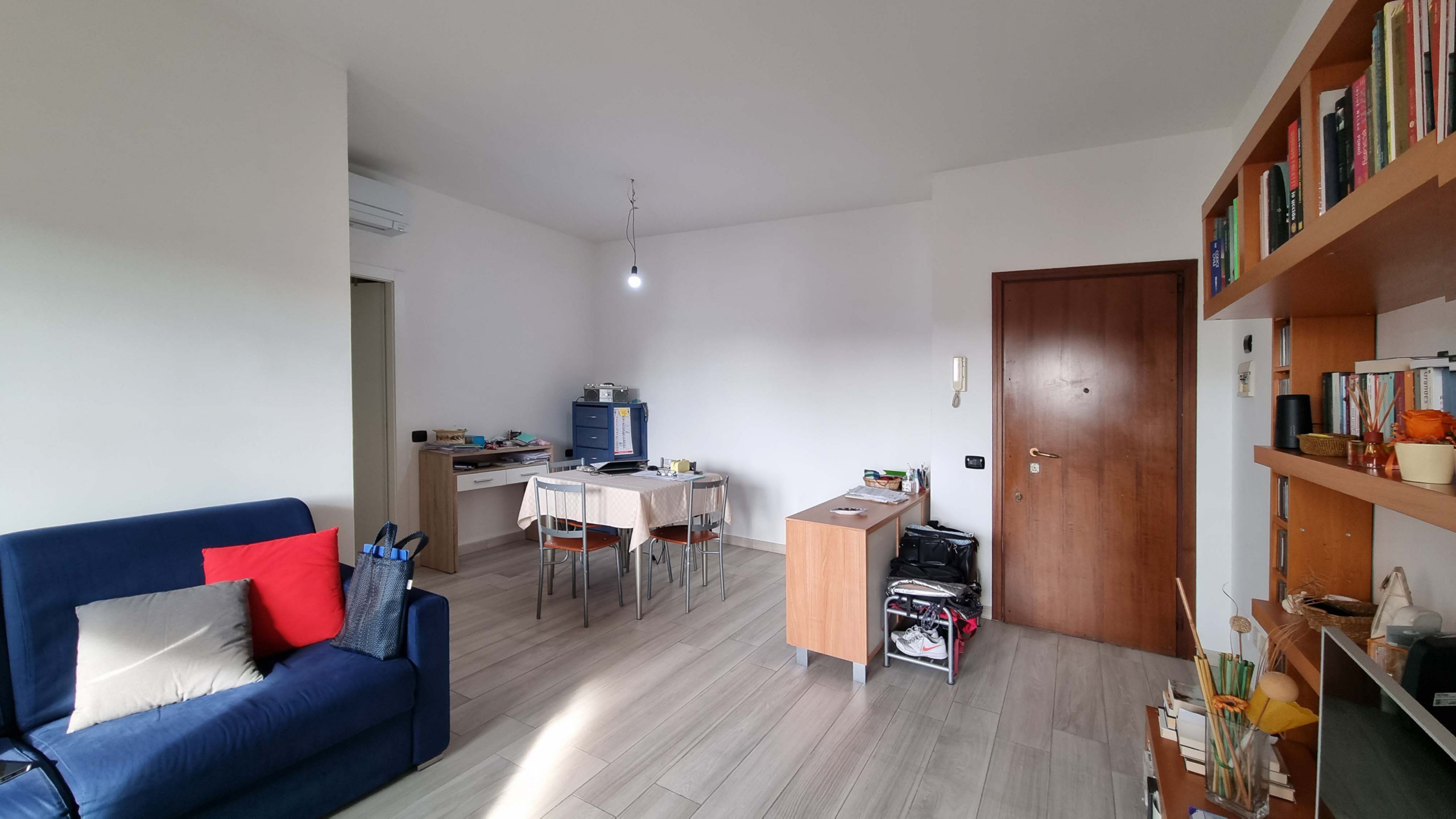Arredo su misura per Living con zona studio