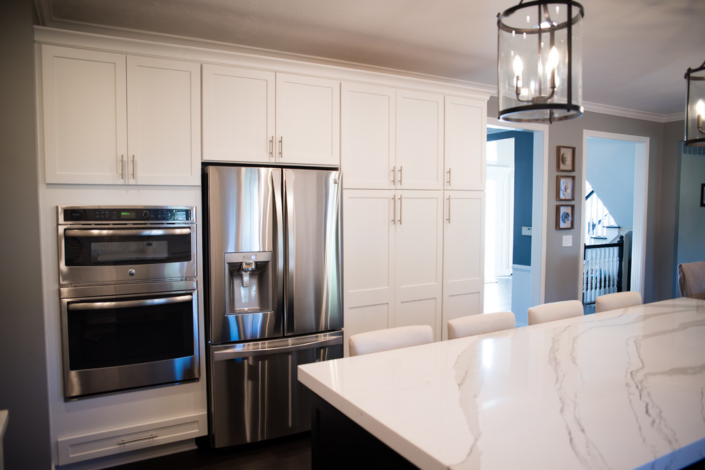Example of a transitional kitchen design in Indianapolis